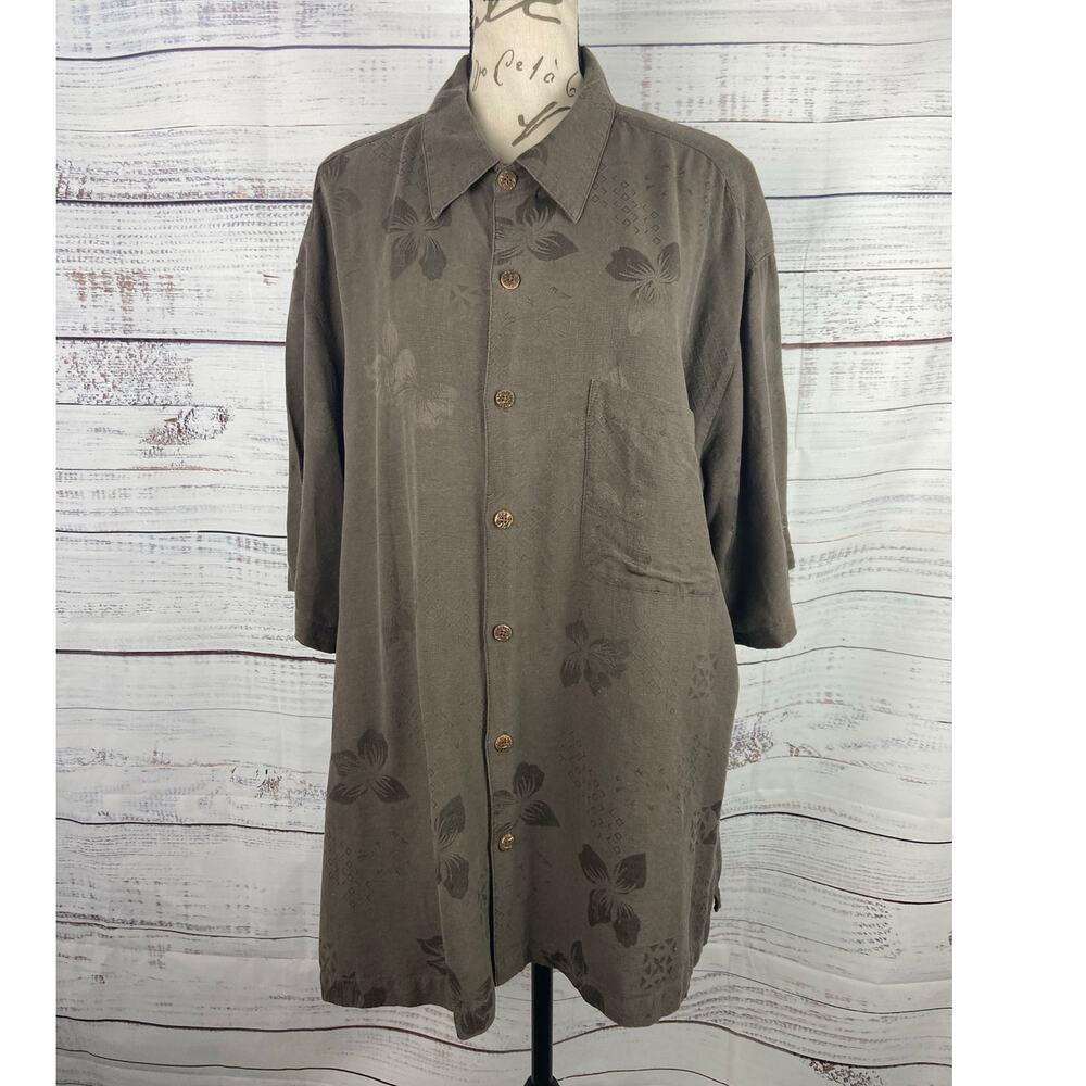 Caribean Joe Button Front Silk Shirt Men XXL Short Sleeves Gray Hawaiian Floral